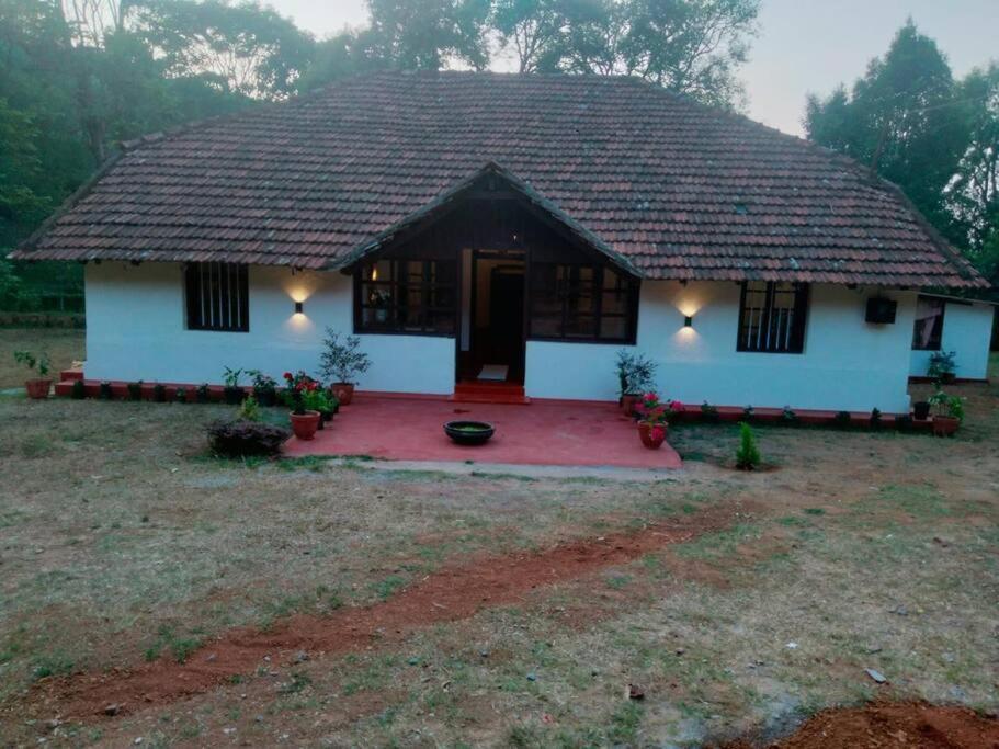 A Quaint Cottage With Rajah'S Seat View. Madikeri Exterior foto